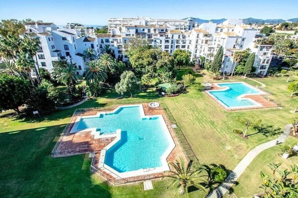 Caprichoso Apartamento En El Corazon De Puerto Banus Marbella Luaran gambar